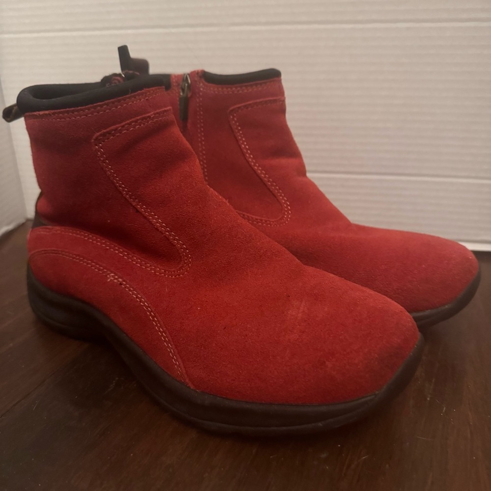 Lands End Women’s Ankle Boots Red Suede With Side Zipper Chelsea Style Size 8.5